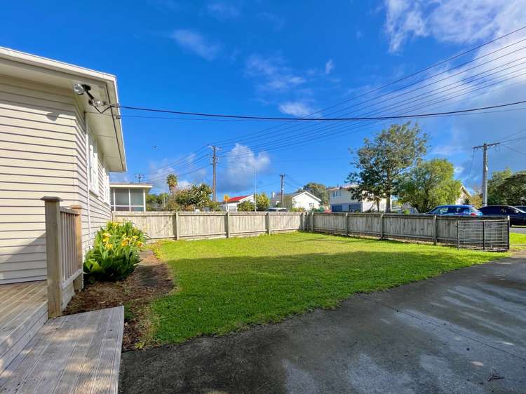 30 Fruitvale Road New Lynn_16
