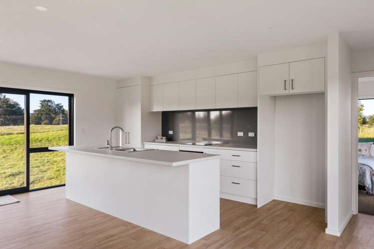 Lot #2/ECT/16 Commerce Place Awapuni_6