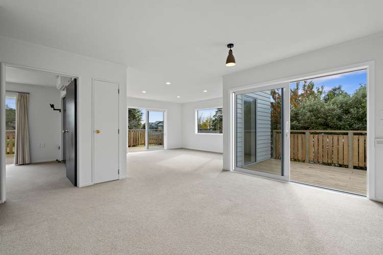 8 Meander Drive Welcome Bay_5