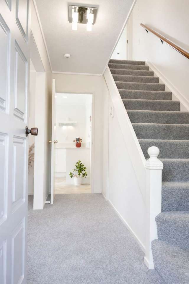 2/102 Manhattan Heights Glendene_3