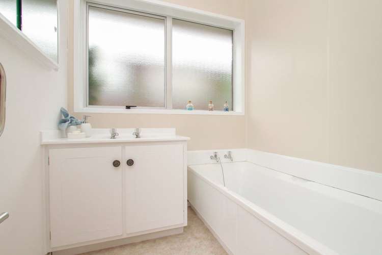 1/5 Cezanne Place New Lynn_7