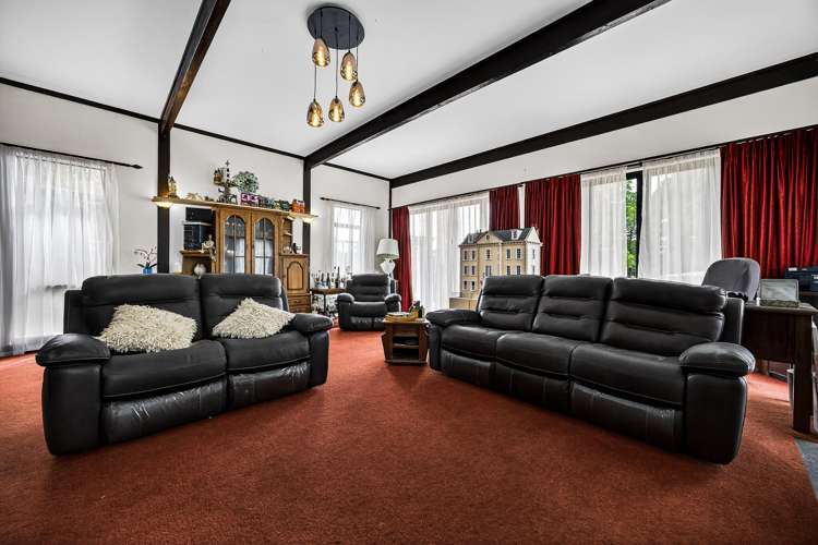 107 Gordon Road Pollok_24