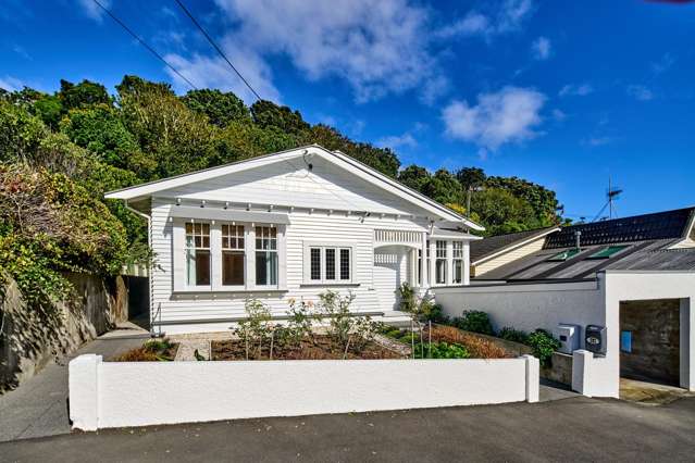Character bungalow in the heart of Kelburn