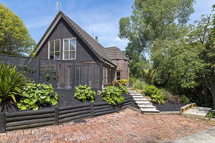 9a Luplau Crescent Cockle Bay_17