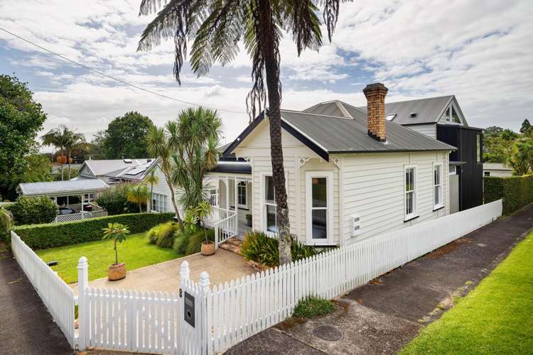 8 Summit Drive Mount Albert_42