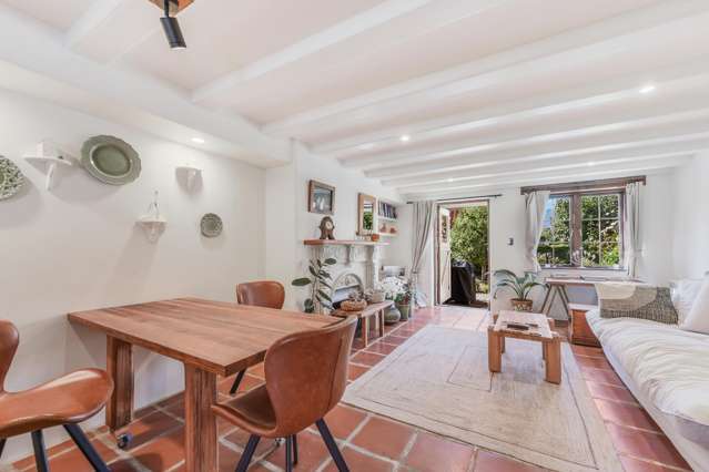 3/6 Quiet Woman Way Monaco_3