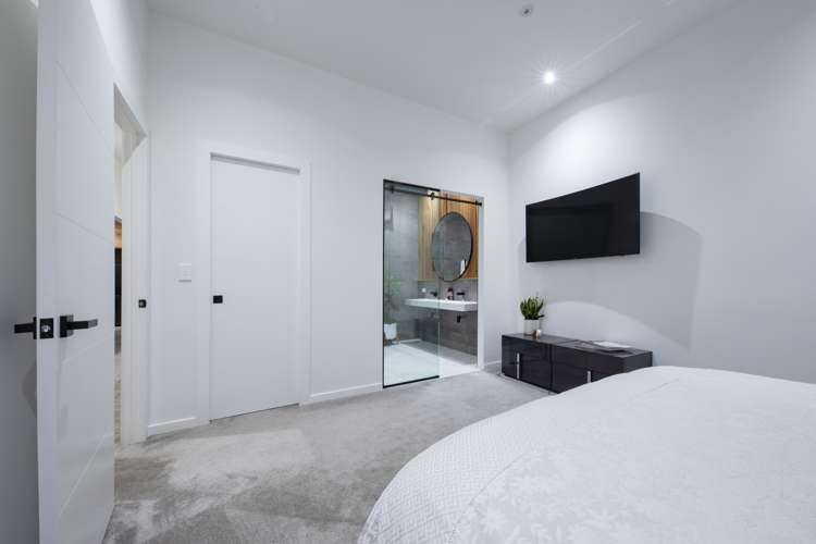 61a Mount Smart Road Onehunga_11