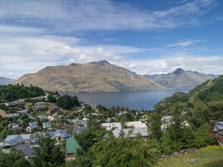 2b Bird Place Fernhill/Sunshine Bay_12