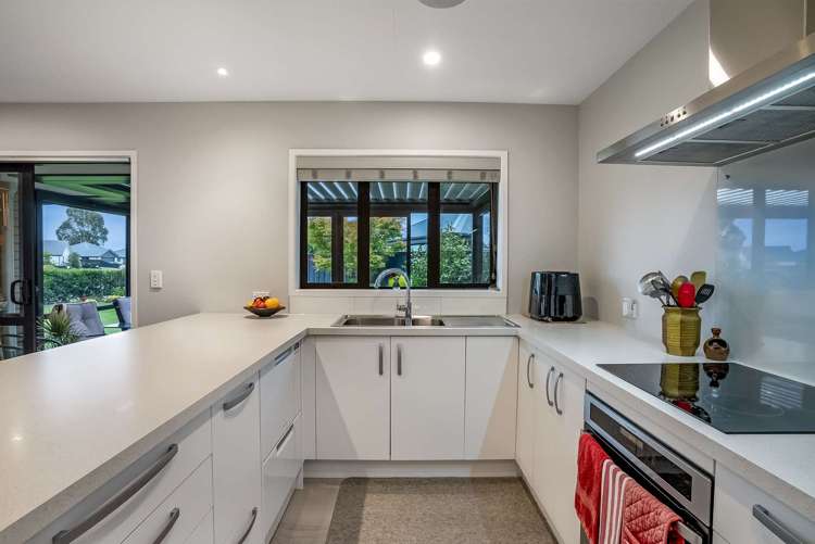 57 Sunline Avenue Lincoln_5