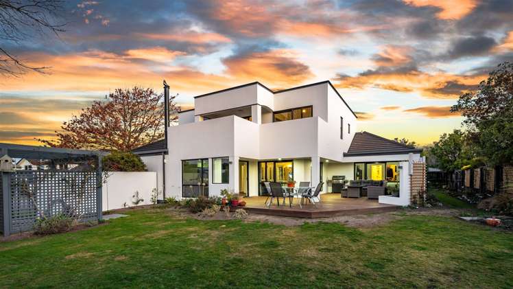 9 Travis Country Drive Burwood_29