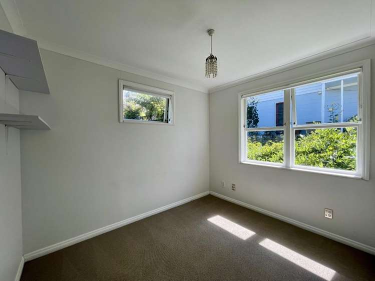 29 Marina Road Torbay_13