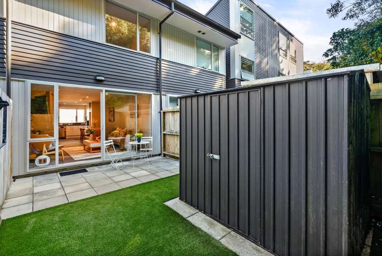 9/8 Thatcher Crescent Crofton Downs_12