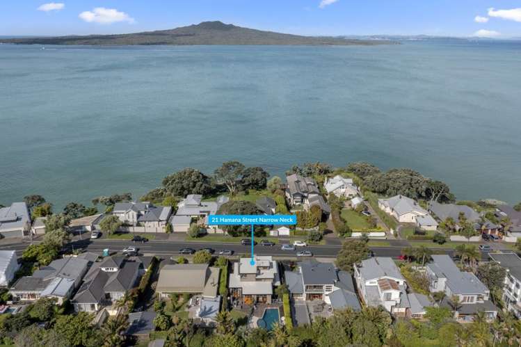 21 Hamana Street Narrow Neck_11