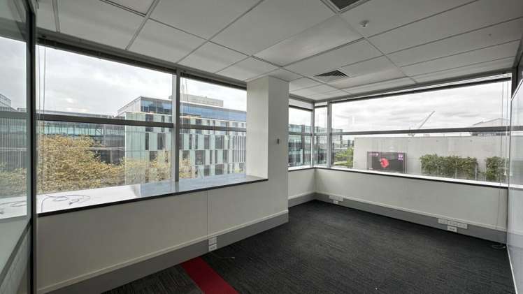 151 Victoria Street West City Centre_9