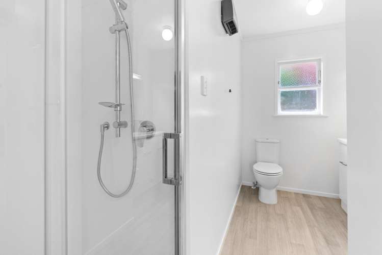 3/5 Empire Road Orewa_9