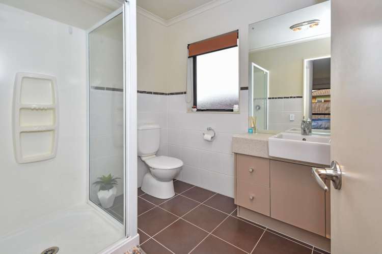 12 Allerton Place Wattle Downs_24