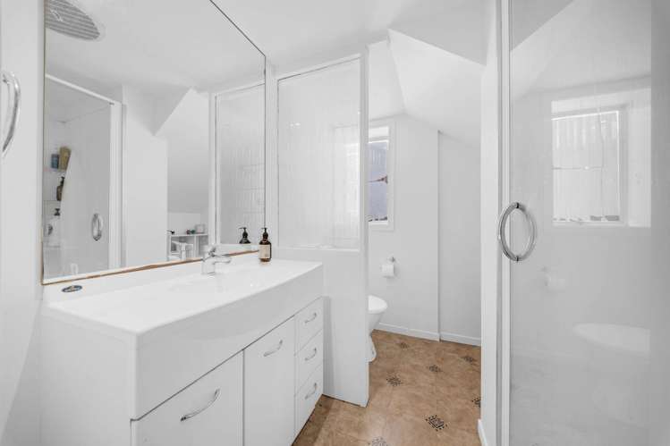 32 Athena Drive Totara Vale_19