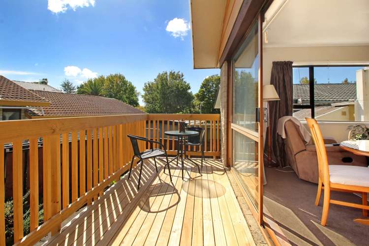 2/10 Sikkim Crescent Clover Park_12