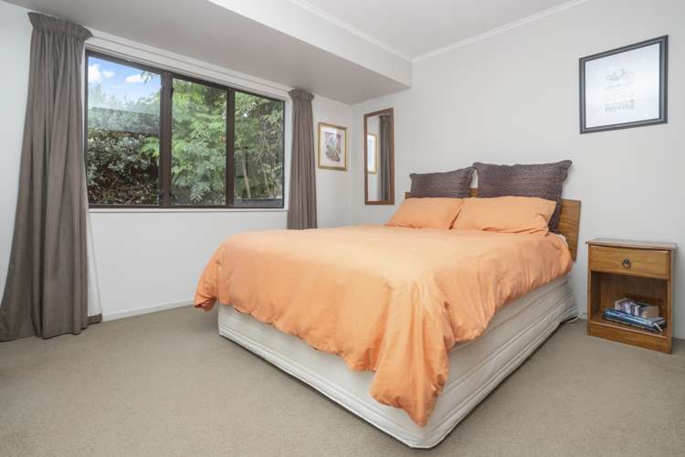 1/108 Bradbury Road Botany Downs_9