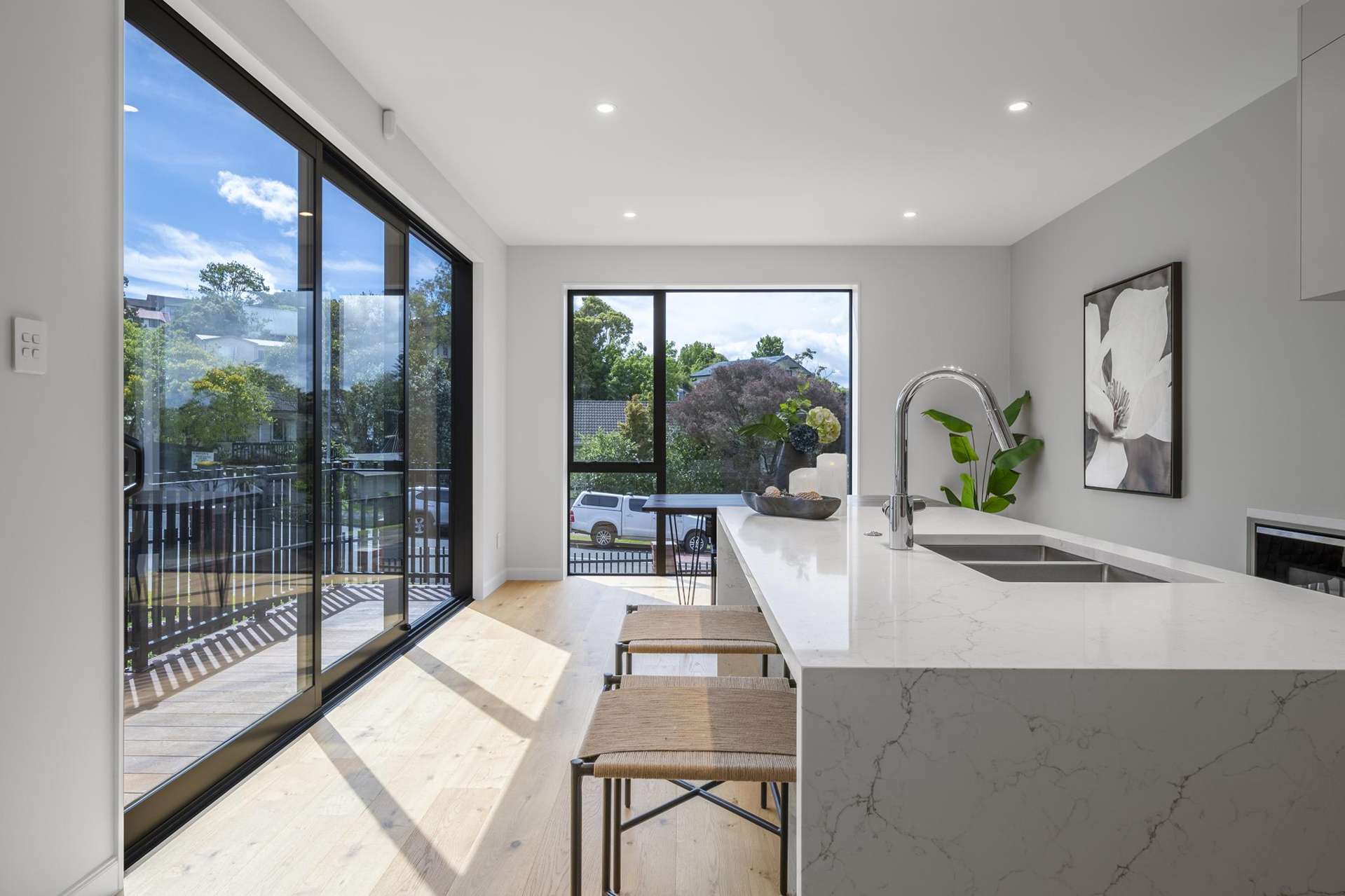 1 & 2/101 Oaktree Avenue Browns Bay_0