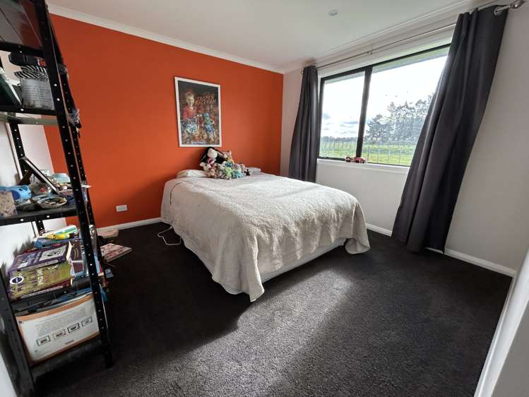 94 Reid Line East Feilding_24