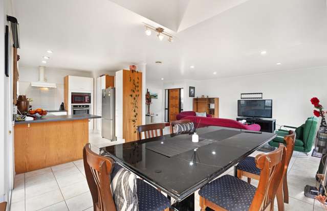 2/55 Aviemore Drive Highland Park_4