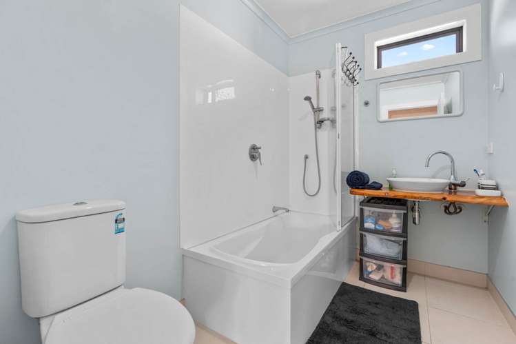 13 Awaroa Road Helensville_20