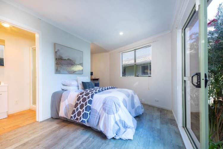 46 Onedin Place Titirangi_15