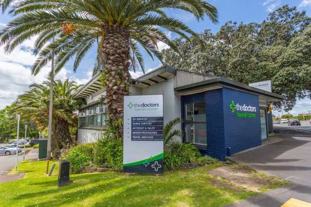 308 Lake Road Hauraki_1