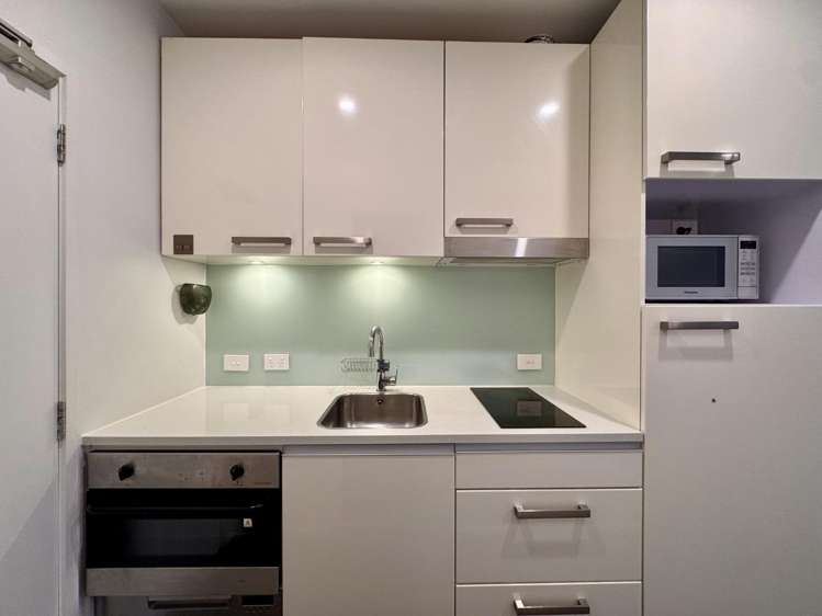 1202/6 Lorne Street 10015_5