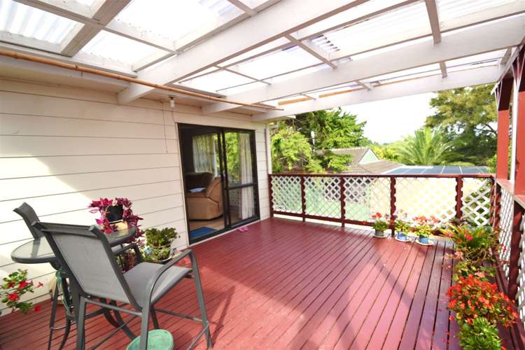 1/1 Pisces Road Glen Eden_13