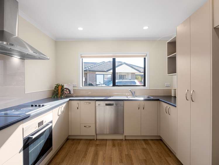 5/63 Knighton Road Hillcrest_2