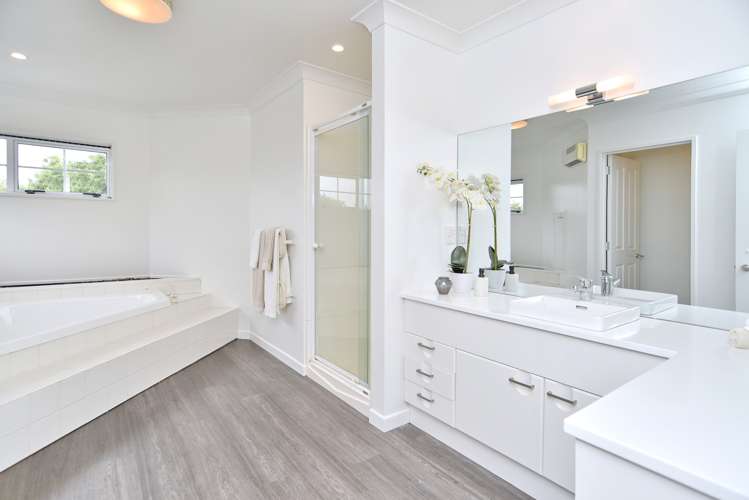 18 Travis Country Drive Burwood_14