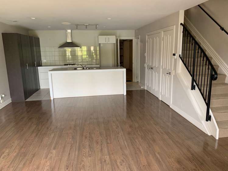 6 Leneford Drive East Tamaki_2