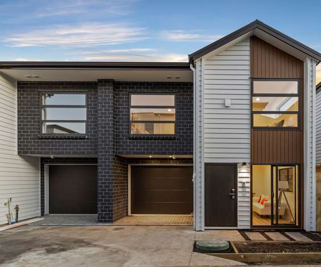 NEW + FREEHOLD + 4 BDRM DUPLEX
