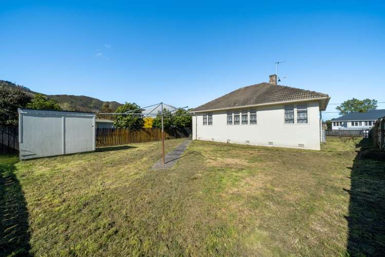 17 Strand Crescent Naenae_17