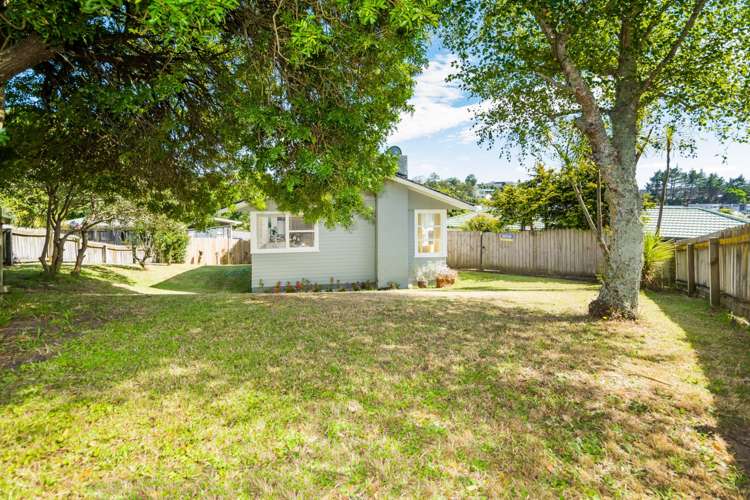 1/11 Ngatoa Place Glenfield_5