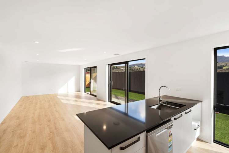 77 Magnum Drive Cromwell_2