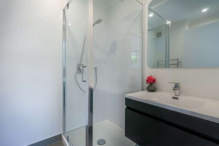 4 Pluto Place Beach Haven_23