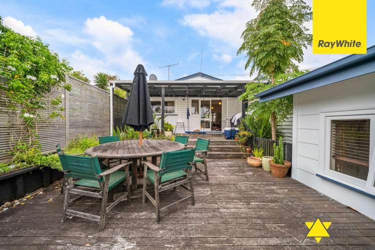 27 Tahi Terrace Glen Eden_15