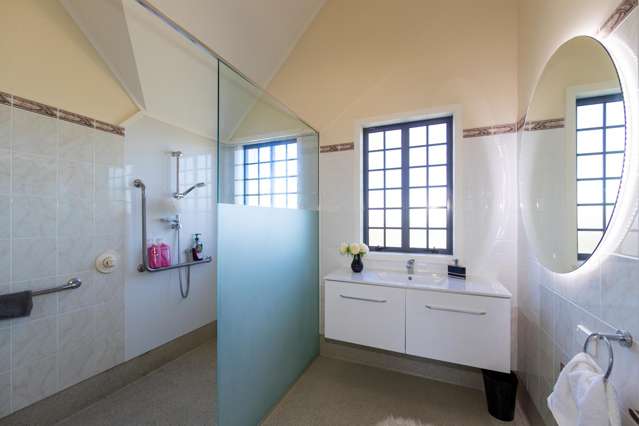 38 Kensington Drive Taradale_4