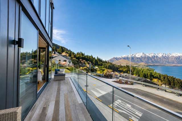 2 Jade Lake Crescent Fernhill_1