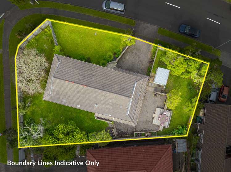1 Lexington Drive Botany Downs_23