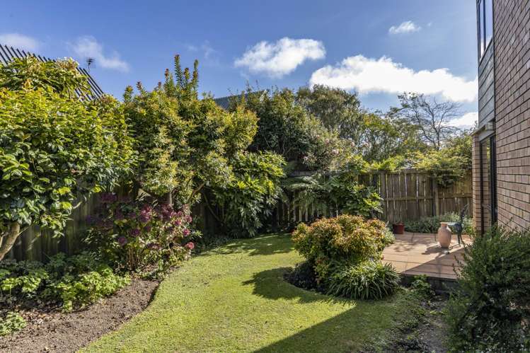 2/4 Gatonby Place Avonhead_20