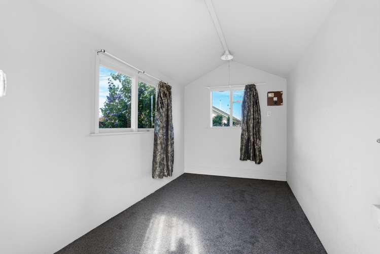 327A Breezes Road Aranui_22