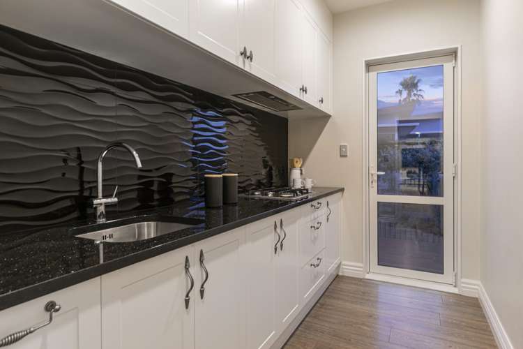 188 Whangaparaoa Road Red Beach_5