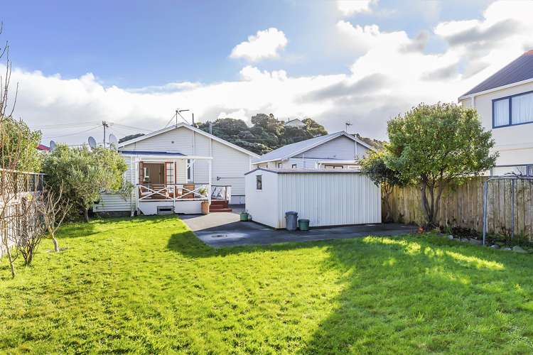 86 Kauri Street Miramar_11