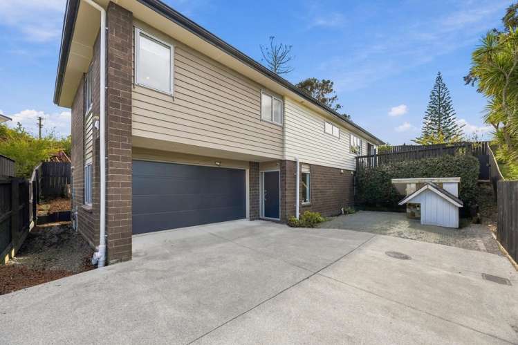 2/61 Albrecht Avenue_0