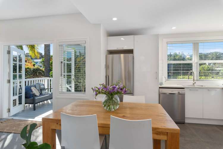 31 Queens Parade Devonport_33