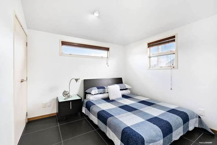 8a Queen Mary Avenue Epsom_11